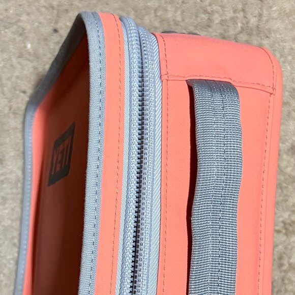 YETI Daytrip Lunch Box Coral - Picture 11 of 16